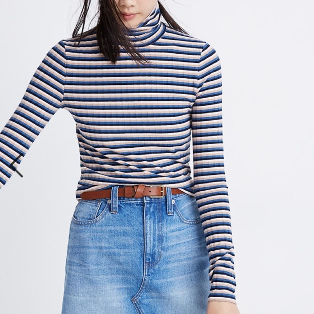 New Ribbed Turtleneck Top‎ in Stripe